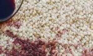 地毯上沾上了污漬，該怎么處理呢？